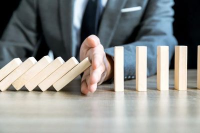 资本风云 | 利润增长靠炒股，方正证券遭外资、中国信达累计减持数十亿元